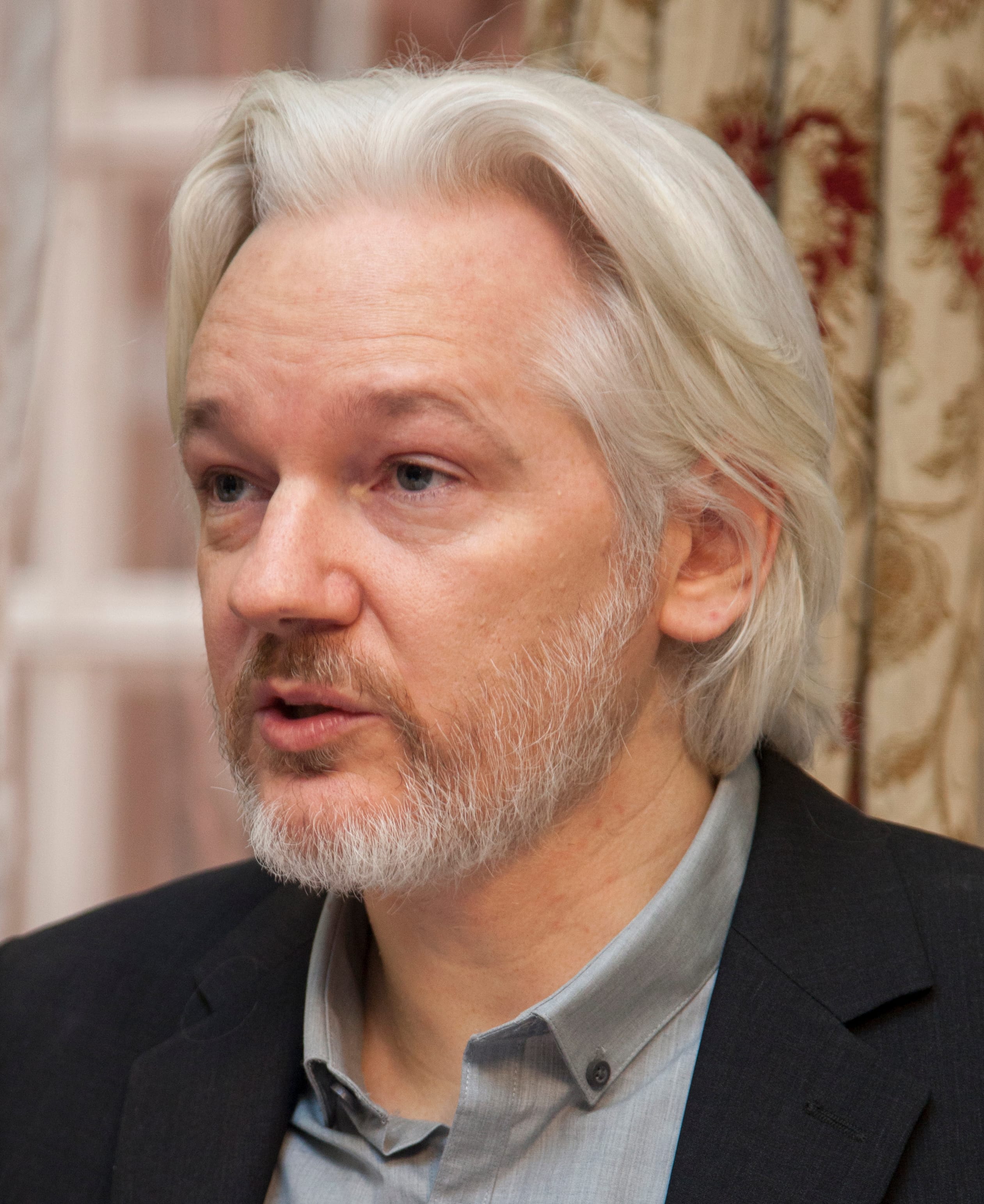 Суд лишил основателя Wikileaks Джулиана Ассанжа гражданства Эквадора