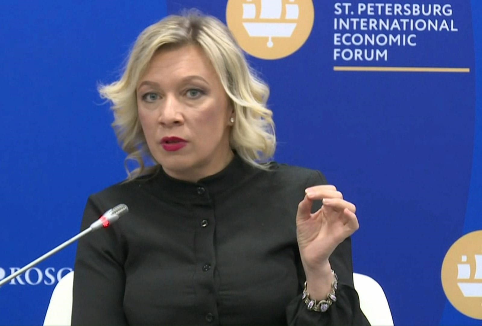 Фейк Марии Захаровой: США «абсолютно наплевать» на своих арестованных за границей граждан, а Россия своих не бросает