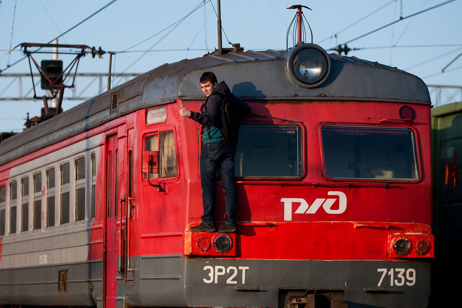 Афера на 2 миллиарда. Новыми владельцами электричек РЖД стали мафиозные олигархи и простая юристка из Мытищ