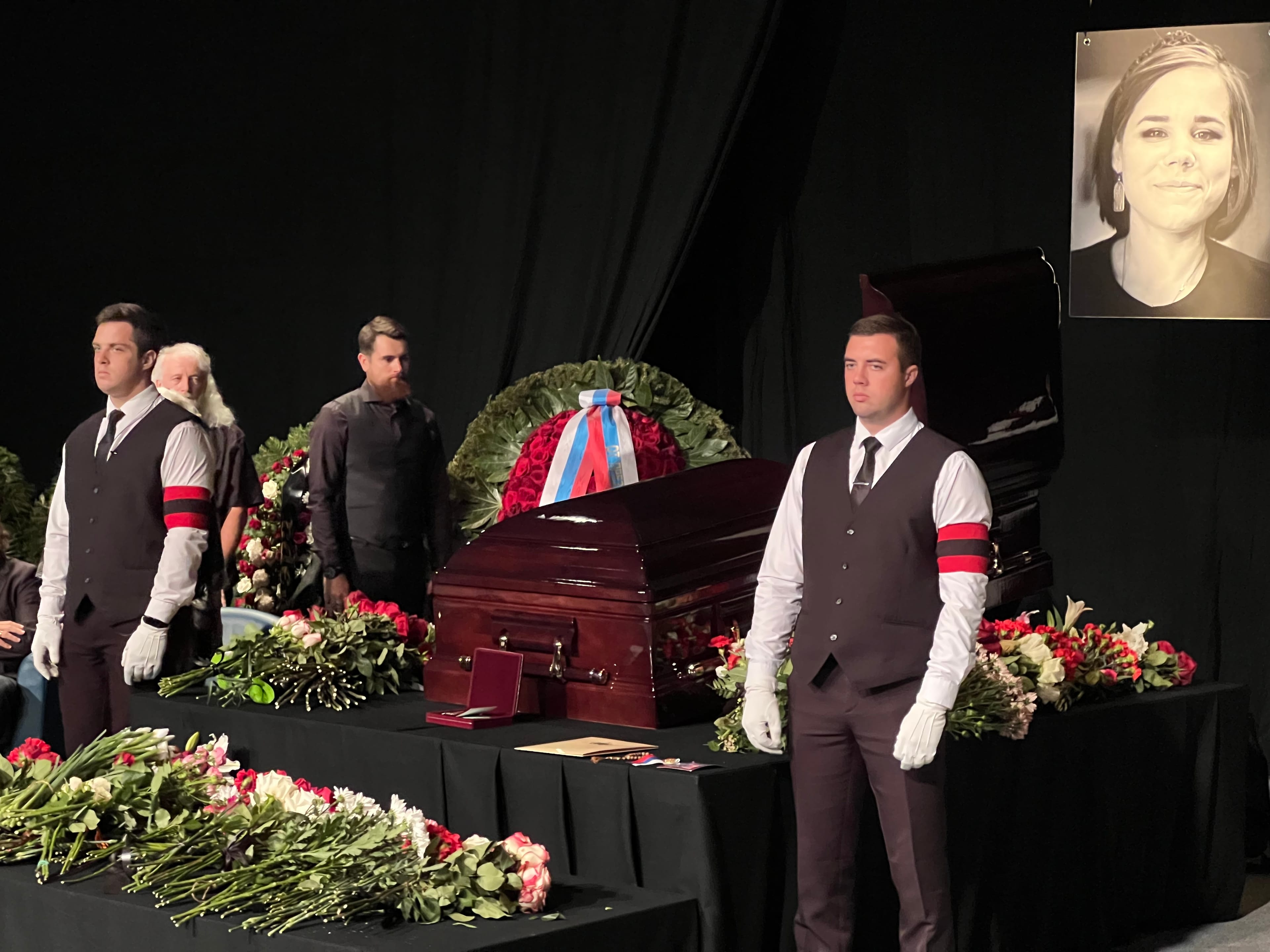 «Одна страна, один президент, одна победа». Политики и пропагандисты превратили прощание с Дугиной в акцию за продолжение войны