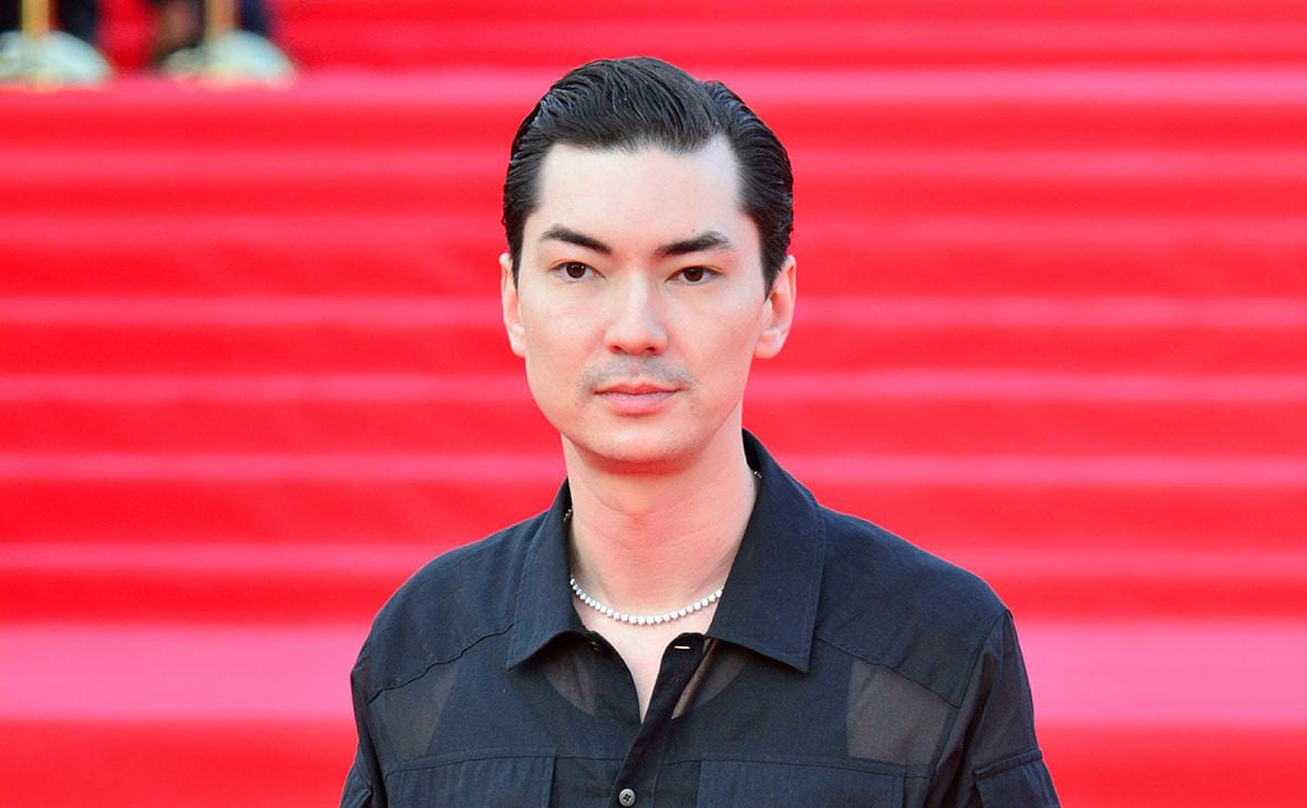 Бывшего главреда Tatler Романовского обвинили в вымогательстве в особо крупном размере. Его задержали с коммерческим директором Собчак