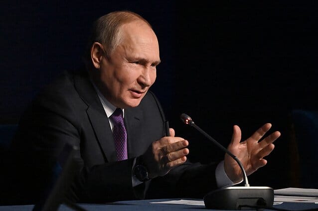 Путин весь день провел в объединенном штабе войск. Где находится этот штаб и с чем связан визит — неизвестно