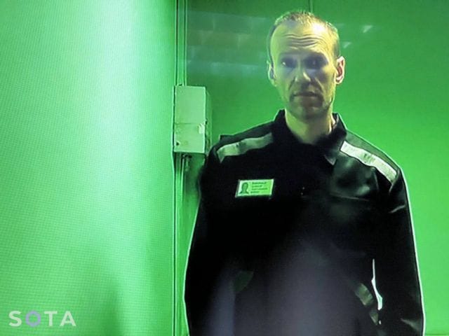 «Свой вклад я посвящаю людям, которые находят в себе силы противостоять чудовищу диктатуры». Навальный — о получении «Оскара»