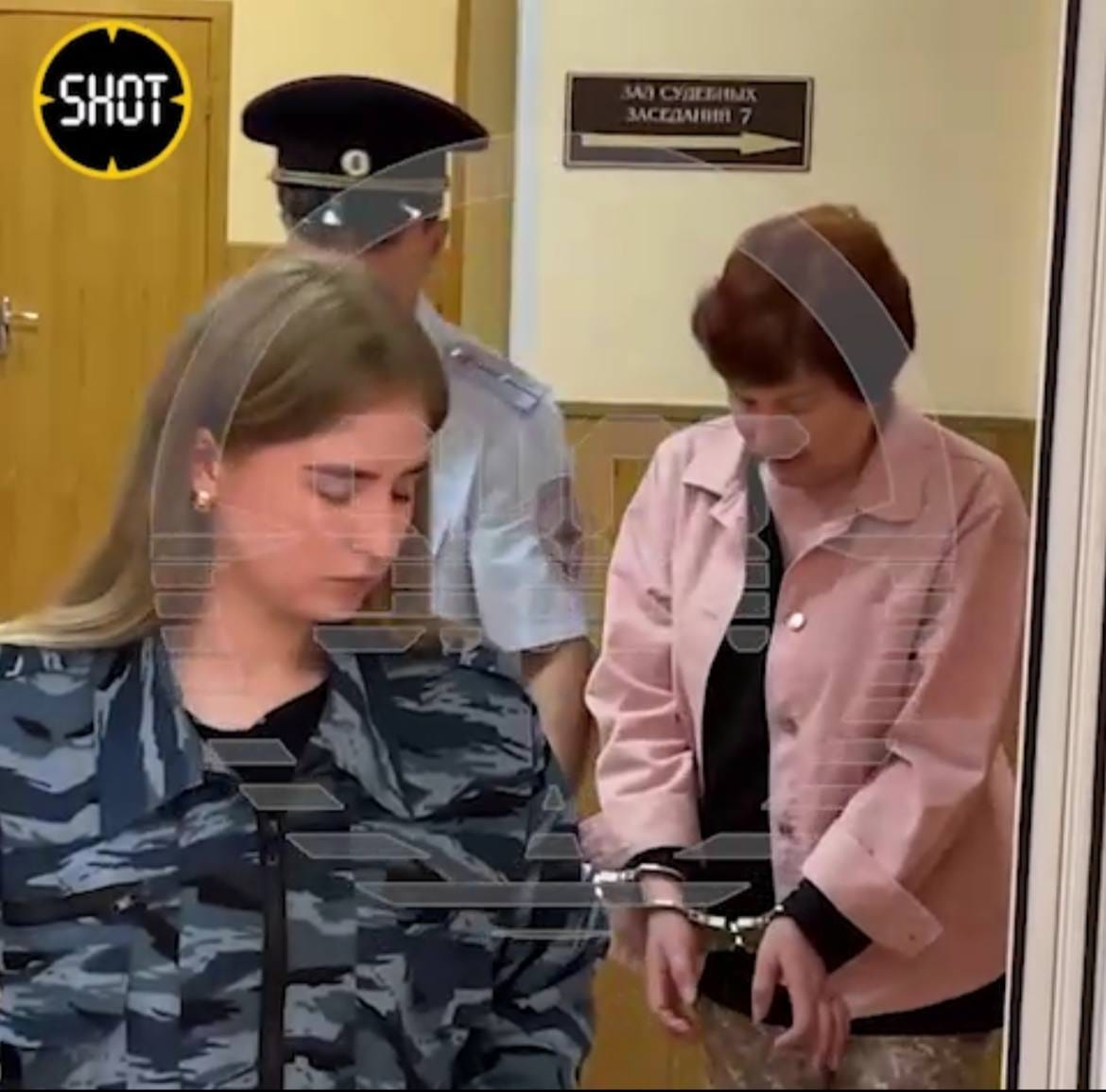 Бросавшую «коктейли Молотова» в военкомат чиновницу отправили в СИЗО 