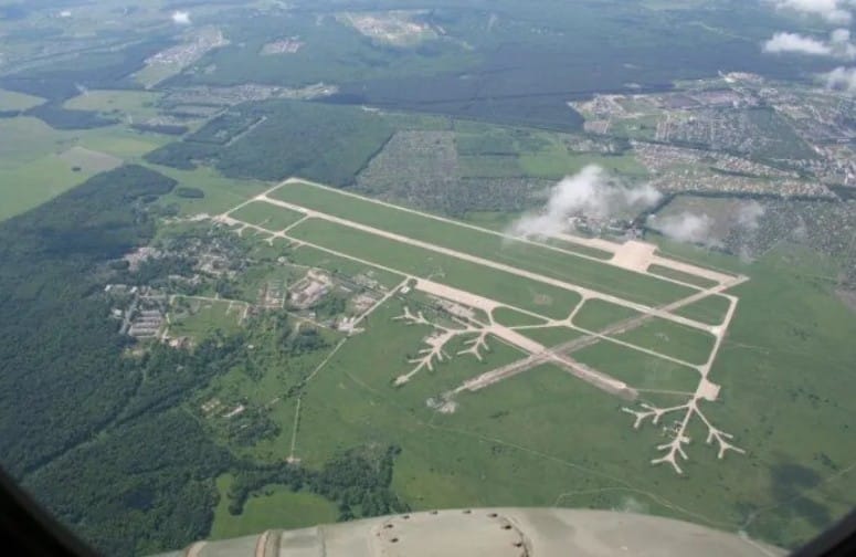 «Русский добровольческий корпус» объявил об «успешной атаке» на аэродром в Курской области