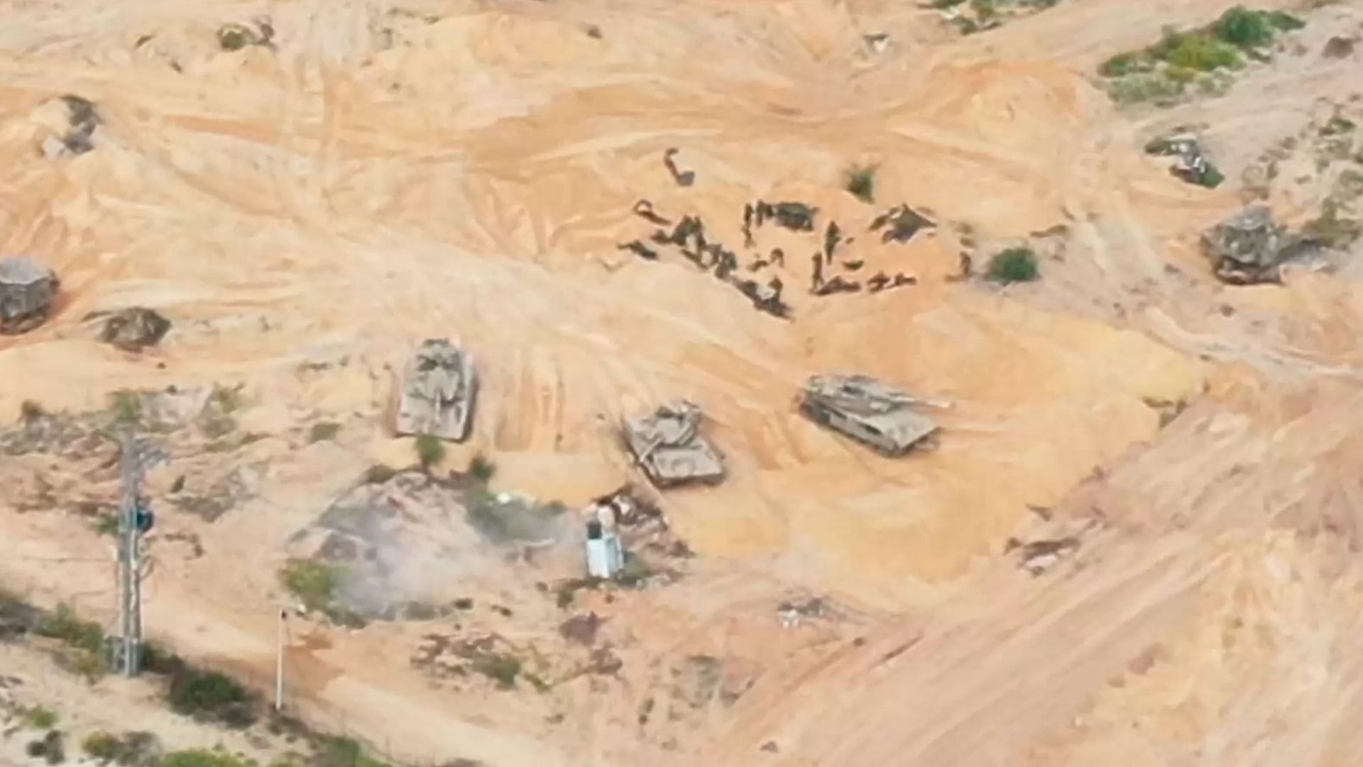 ХАМАС впервые опубликовал кадры боевых действий на территории сектора Газа. Ранее командующий ЦАХАЛ объявил, что Израиль начал наступление