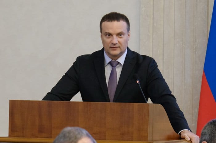 В Новосибирске задержан министр по ЖКХ областного правительства. При нем минувшей зимой целые районы города оставались без отопления