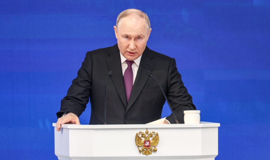 Владимир Путин обратился к россиянам через 19 часов после теракта и объявил общенациональный траур