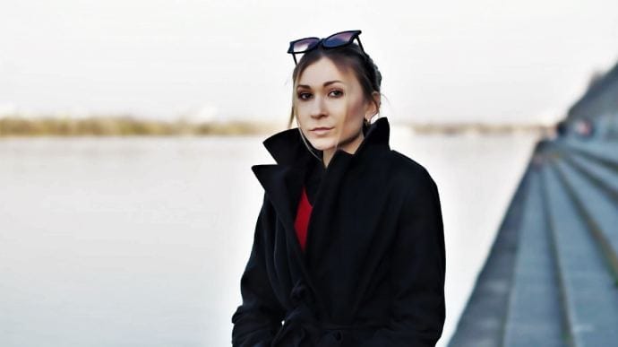 Минобороны РФ впервые признало, что украинская журналистка Виктория Рощина находится в плену. Она пропала почти год назад