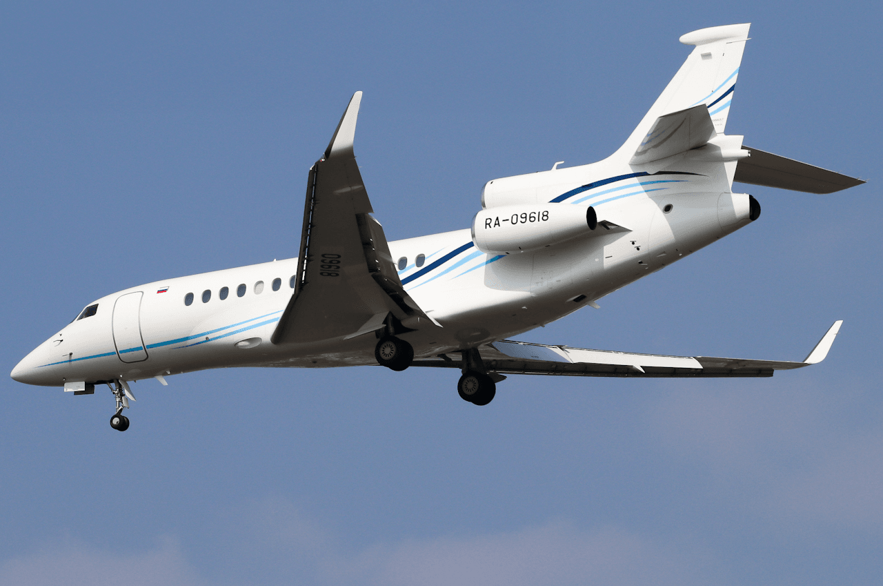 Дерипаска подал в суд на The Insider из-за расследования о покупке самолета в обход санкций. Покупку подтверждают данные таможни и ФСБ