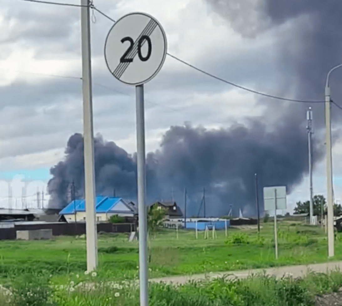Беспилотники атаковали аэродромы стратегической авиации в Мурманской и Иркутской областях