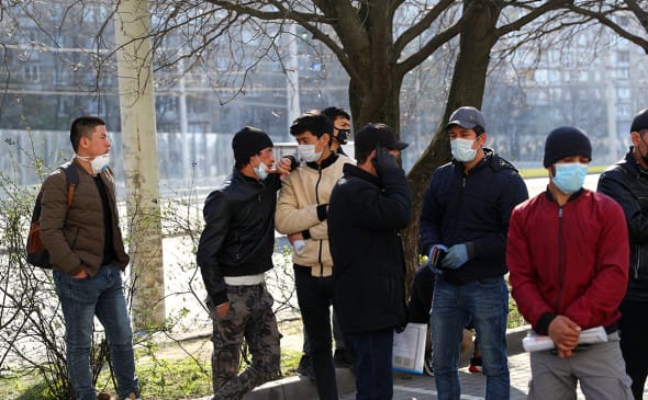 Собянин предложил мигрантам записываться на войну прямо в центре «Сахарово» — чтобы скорее получить гражданство РФ