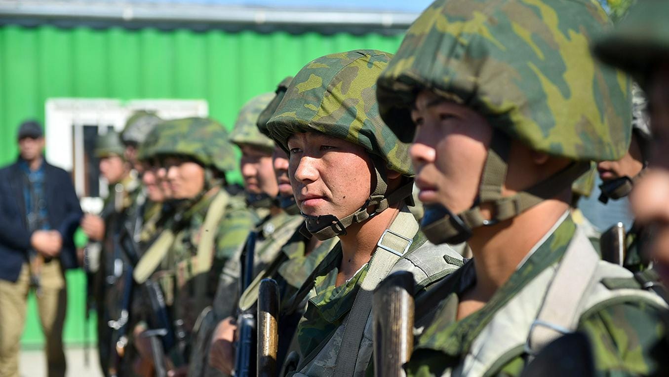 Посольство Кыргызстана в России предупредило граждан об уголовной ответственности за участие в войне против Украины