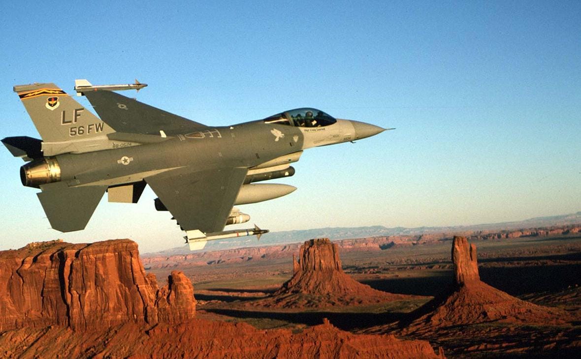 Норвегия передаст Украине самолеты F-16 — источники TV2 и NRK