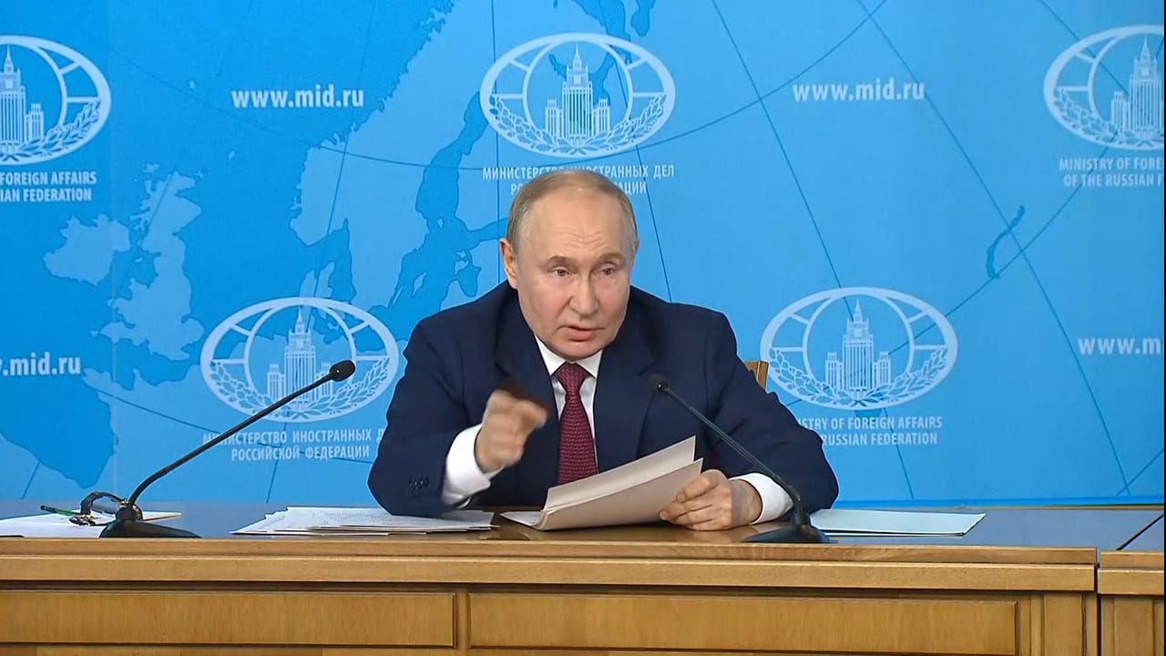 «Операция по принуждению к миру». 5 фейков из речи Путина на встрече с руководством МИДа