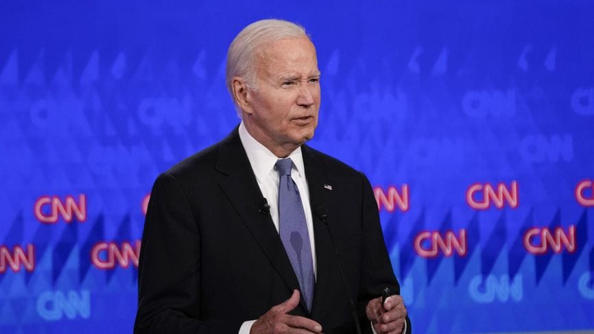 Семья Байдена убедила его продолжать участие в предвыборной кампании — CNN