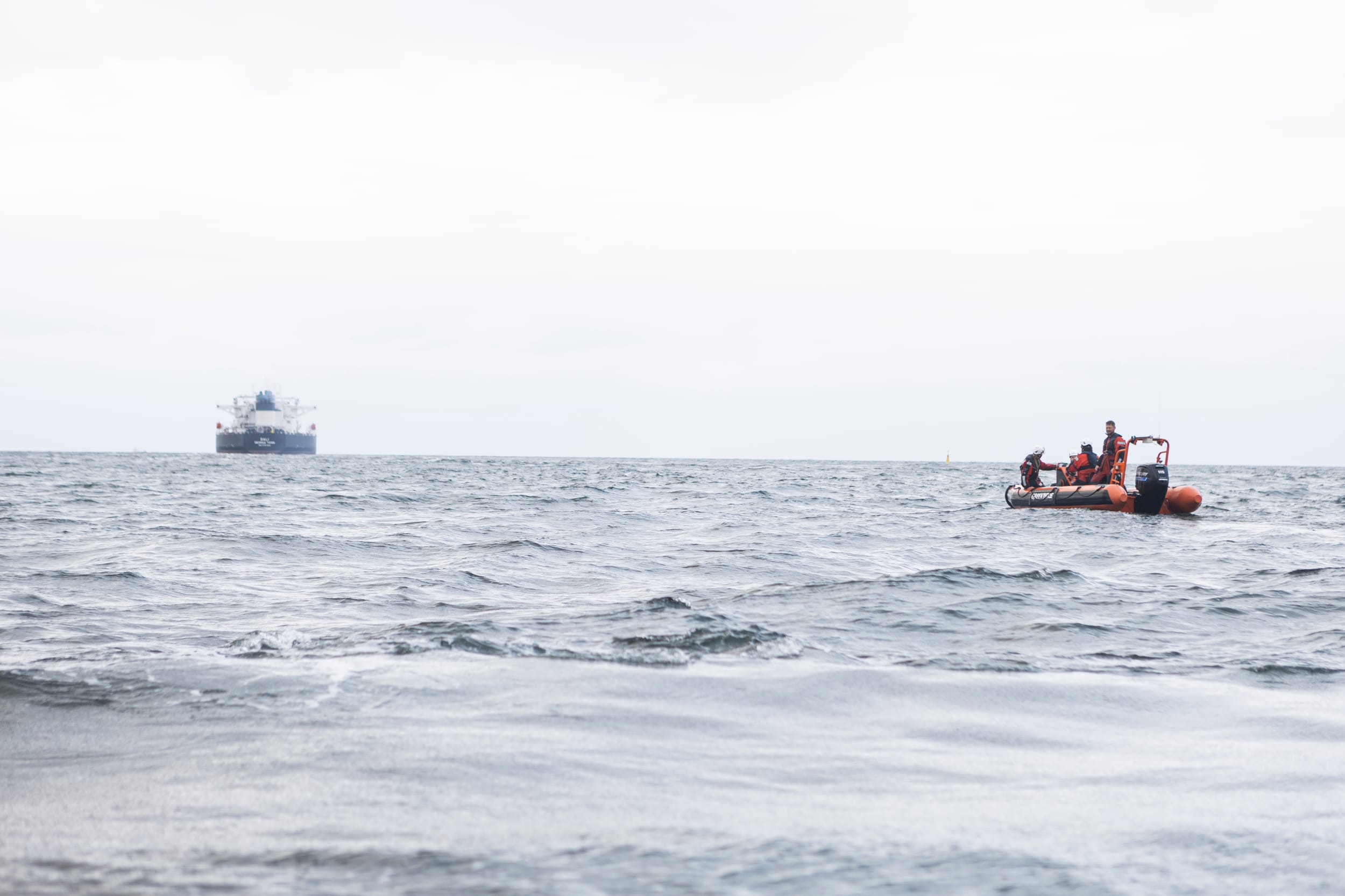 Старые суда из «теневого флота», которые перевозят российскую нефть, угрожают побережью Балтийского моря — Greenpeace