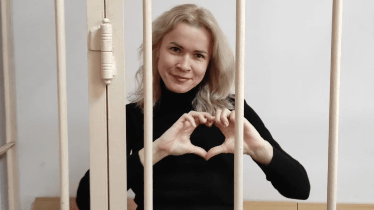 Журналистка RusNews Мария Пономаренко, осужденная за «фейки» об армии, находится на грани самоубийства — адвокат