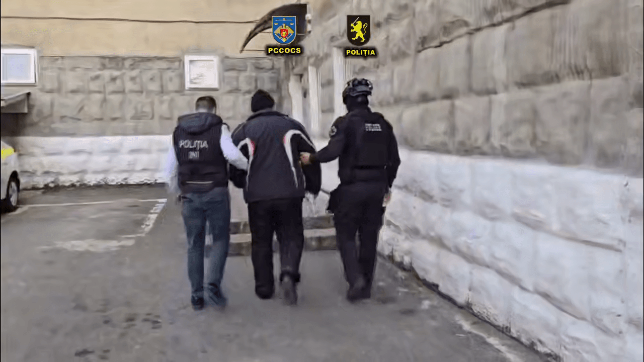 В Гагаузии прошли обыски по делу о подкупе избирателей через российский Промсвязьбанк