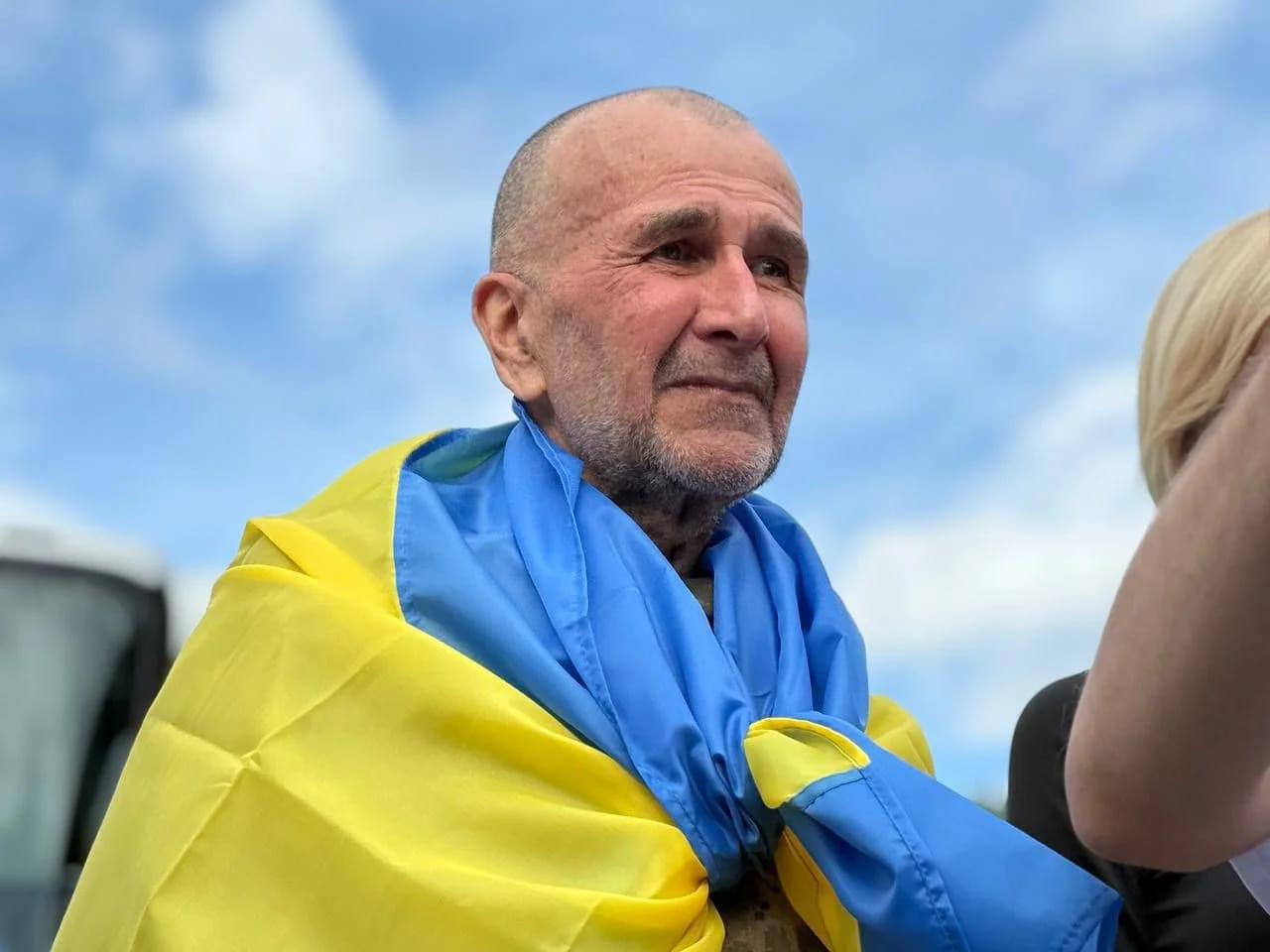 «Утром включают передачи о Христе, а вечером избивают до полусмерти». Бывший мэр Херсона Владимир Николаенко о годах российского плена