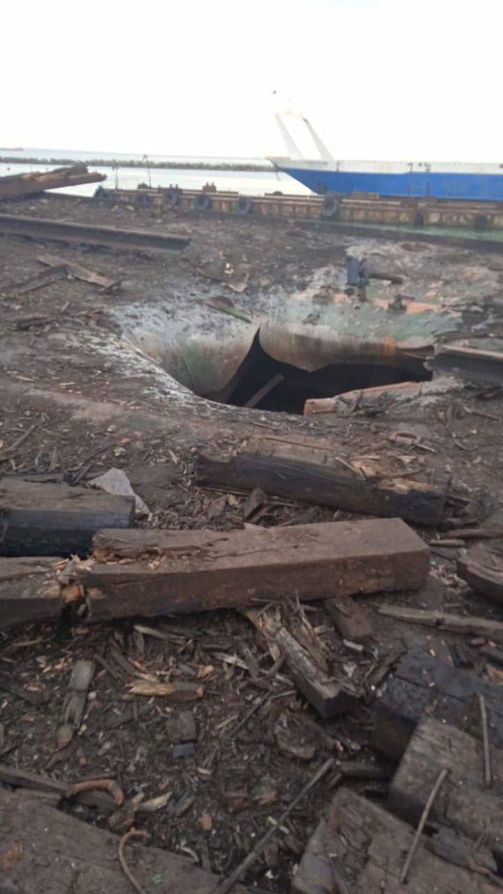 Последствия удара по парому «Авангард» на Керченской паромной переправе