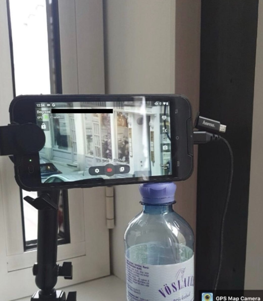 Камера, установленная напротив подъезда Христо Грозева