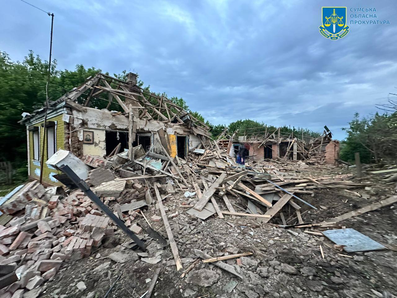 Последствия воздушного удара по Эсманской общине в Сумской области