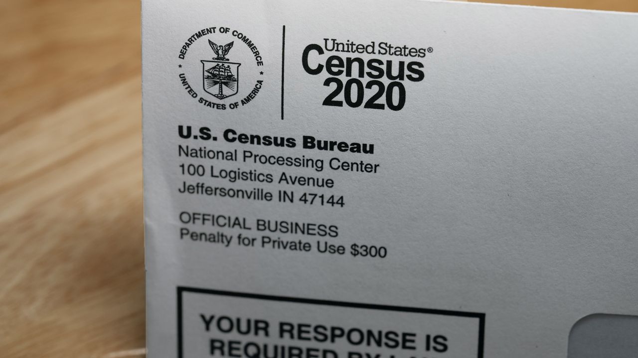 Дональд Трамп хочет провести досрочную перепись населения в США, чтобы лишить демократические штаты части мандатов в Палате представителей