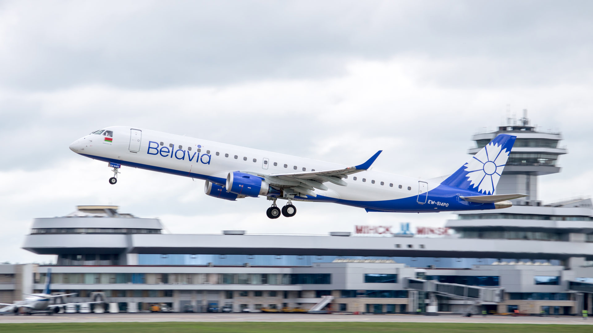 Самолет Embraer E-195LR в ливрее «Белавиа»