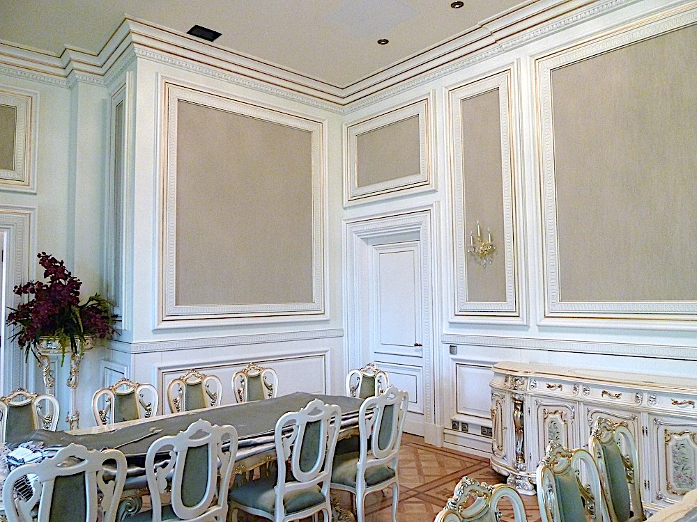 Илл. 12. Столовая