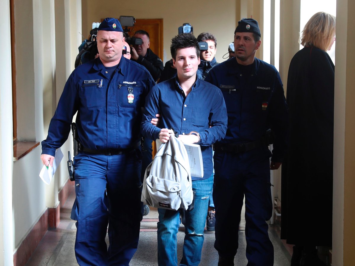 Руи Пинту в венгерском суде. Фото FERENC ISZA / AFP